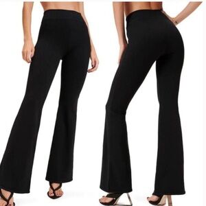 Good American Rib Seamless Flare Pants in Black